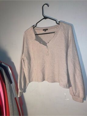 Dynamite Cropped Sweatshirt - Light Beige